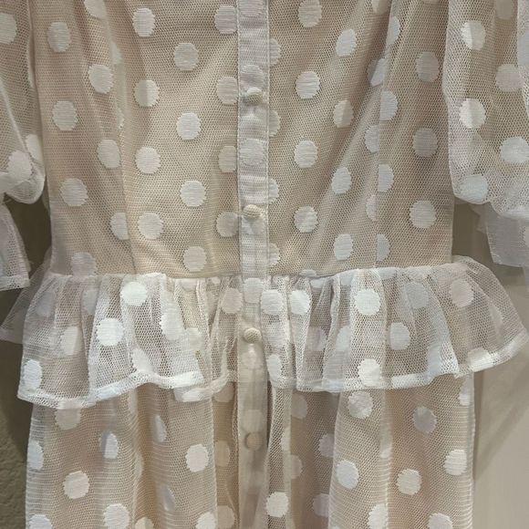 Vici women’s puff sleeve polka dot white & tan dress in medium - Picture 4 of 11
